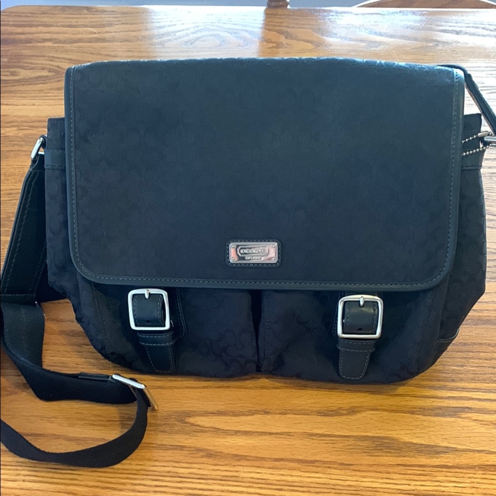 Coach Black Messenger Bag with Adjustable Strap and Durable Fabric